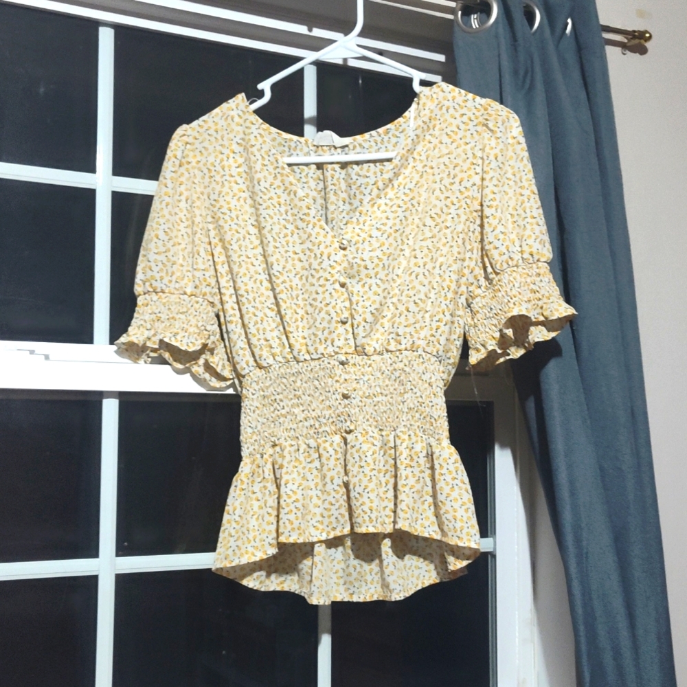Yellow and white floral sienna sky xs shirt